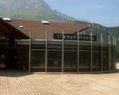 Frères, un spectacle de théâtre d’objet pour deux comédiens et un café très sucré
