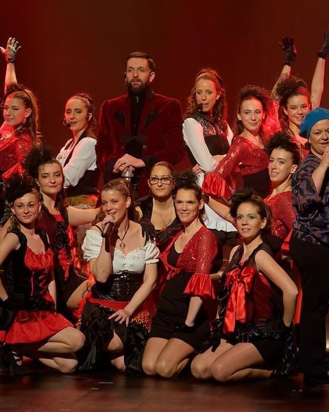 La troupe étincelle