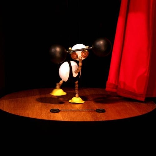Théâtre avec un nuage de lait 1