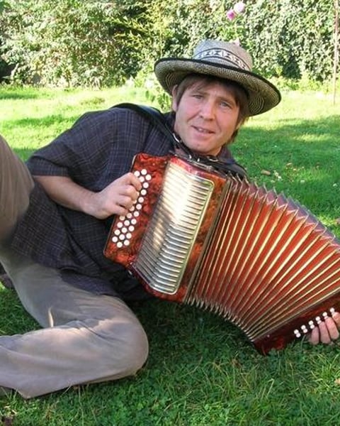 Robert Santiago