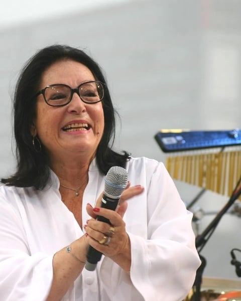 Nana Mouskouri