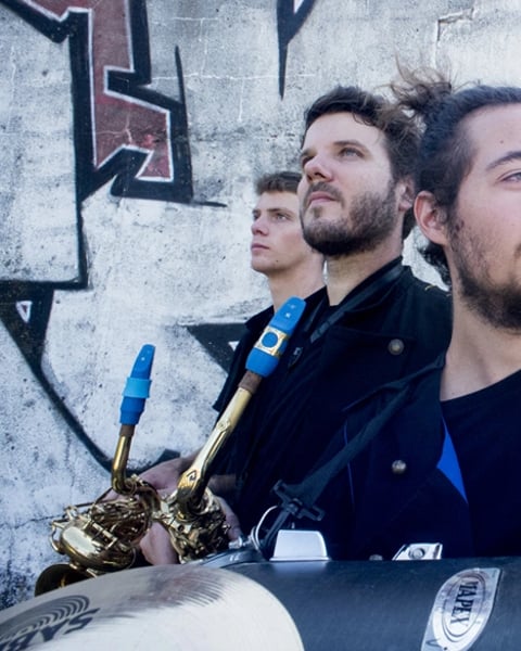 Mouv'n'brass