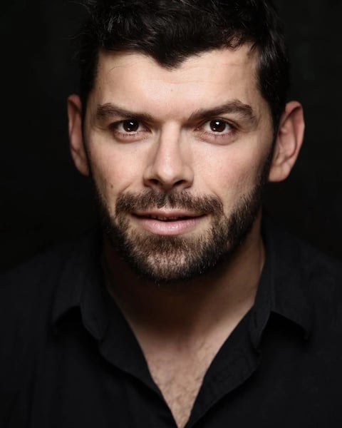 Adaptation : Arthur Cachia