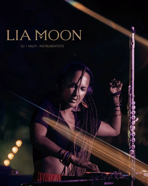 Lia Moon